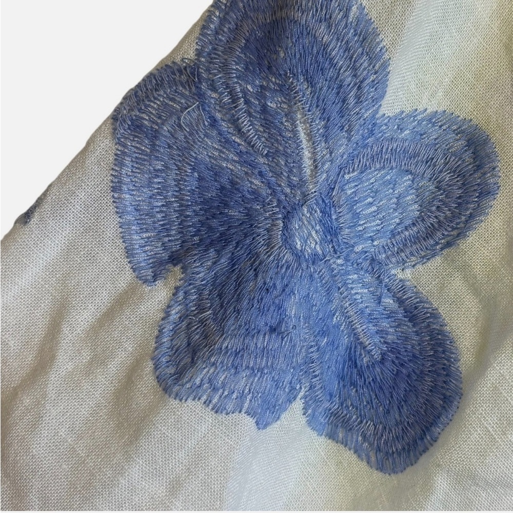 Charlie B Linen Blend Embroidered Peasant Blouse TP/XS Long Sleeve Button Boho - Picture 3 of 6